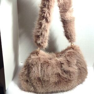 QZ Beige Fur Shoulder Bag